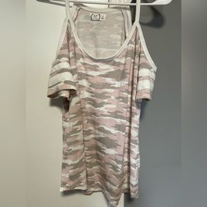 24/7 Maurice’s, size M